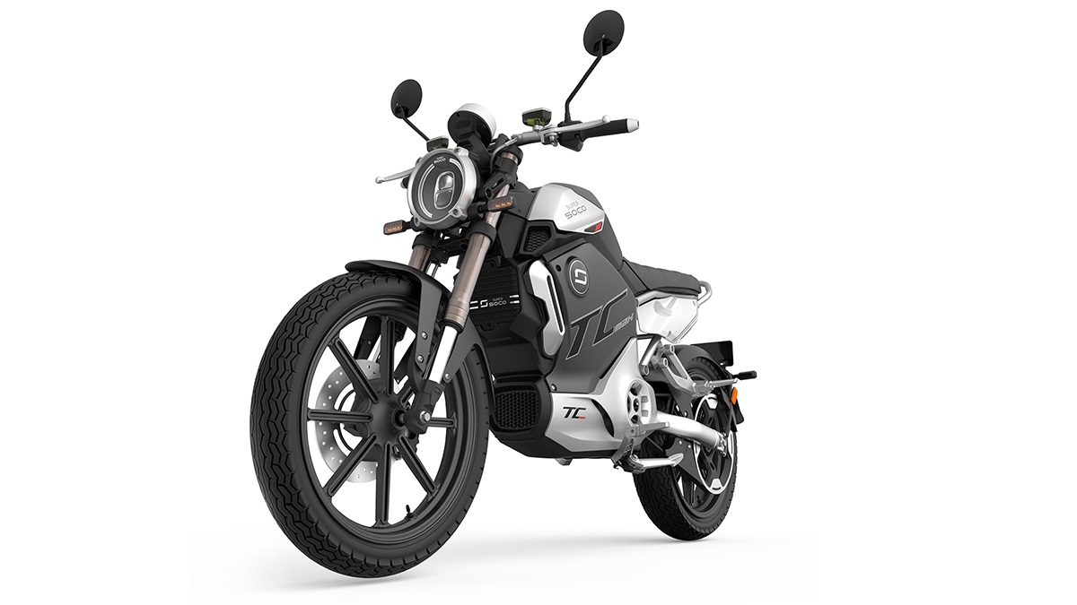 Super Soco TC Max com fundo branco