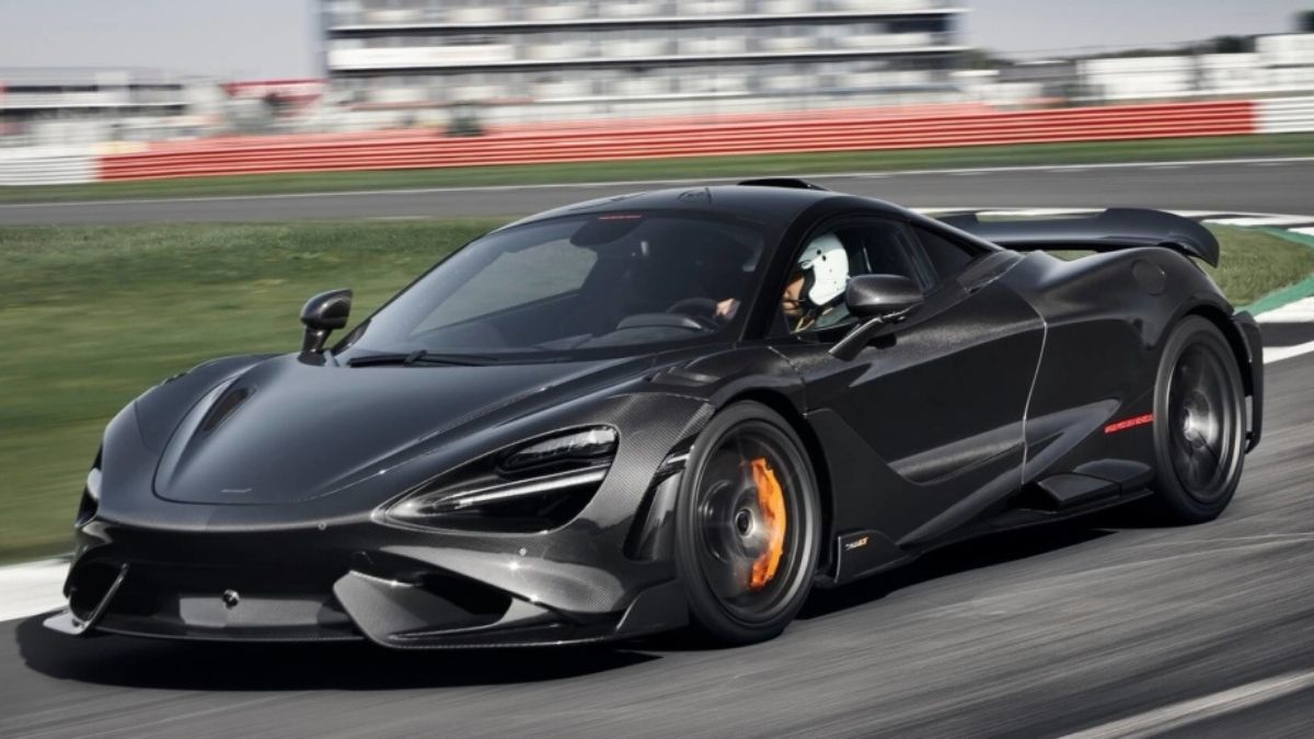 Exterior da McLaren 765LT 2022 na cor preta