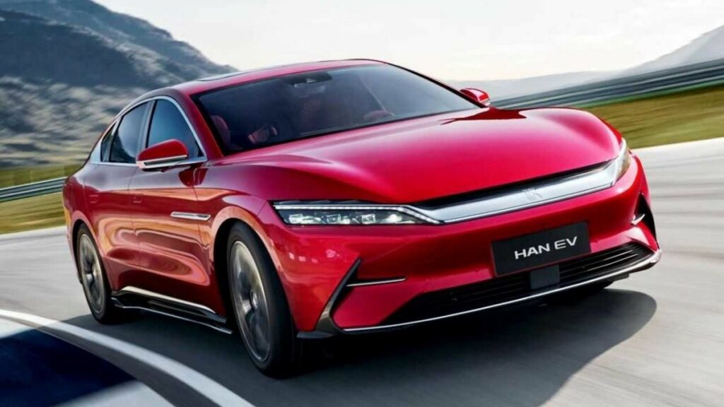 Han EV vermelho de frente