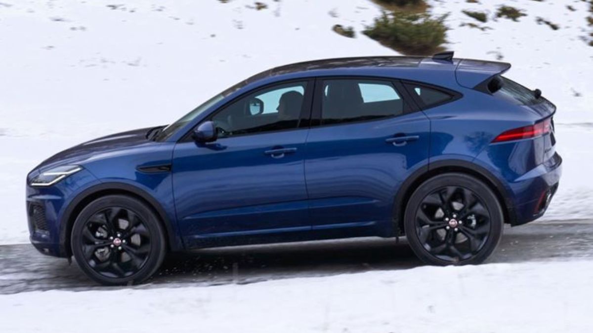 E-Pace 2022 azul exterior