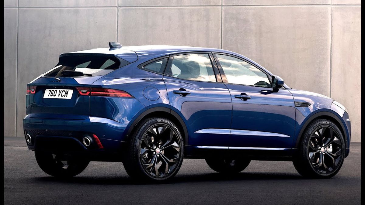 Traseira do E-Pace 2022 azul