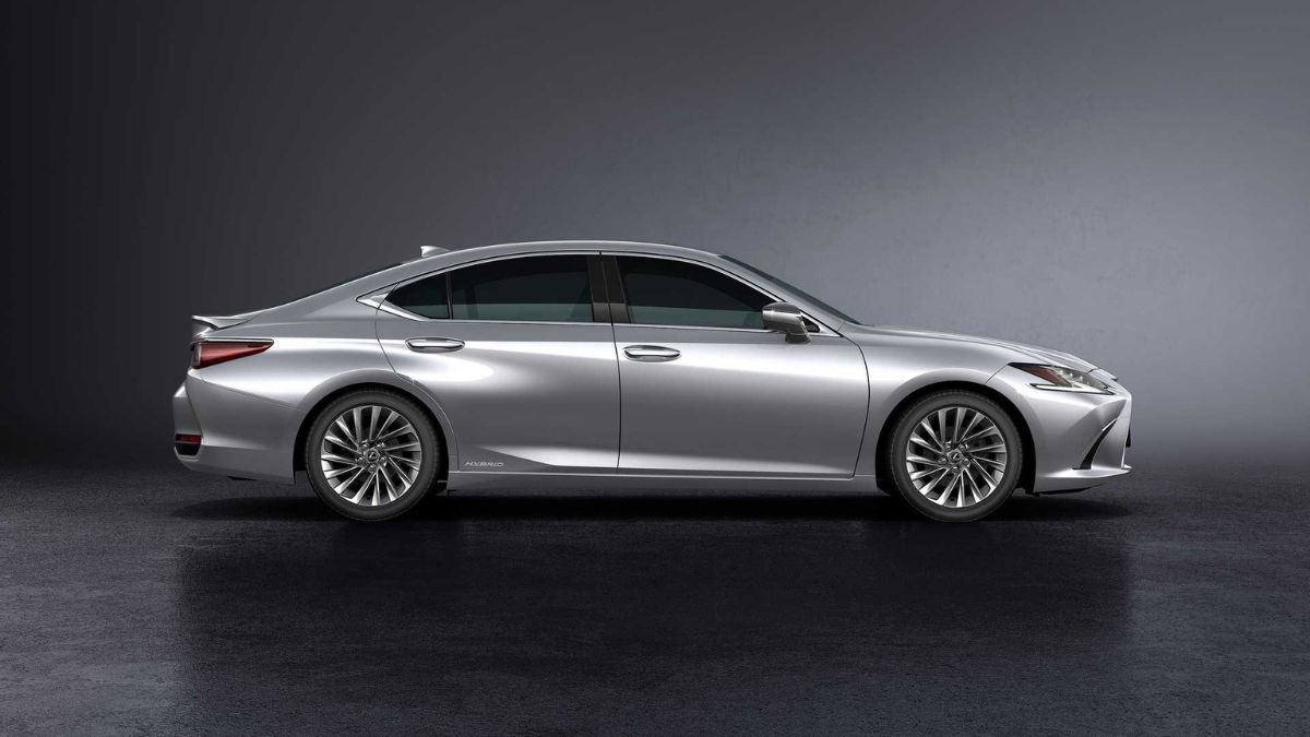 Lexus ES300h 2022 prata lateral