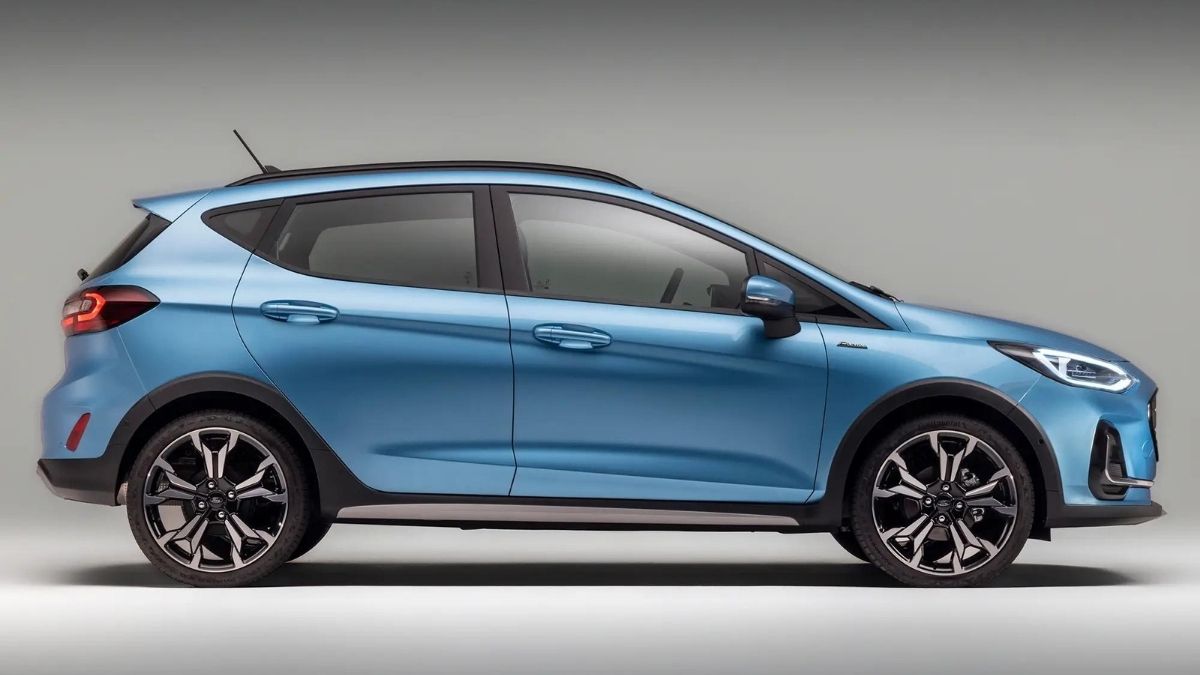 Lateral do Fiesta 2022 azul