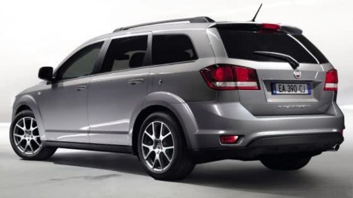 Traseira do Fiat Freemont