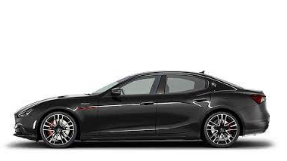 Lateral do Ghibli 2022, preto