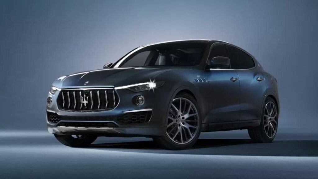 Levante 2022 azul com faróis acessos