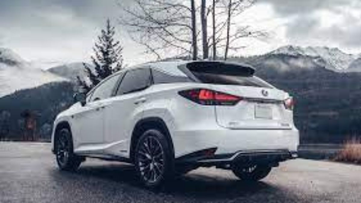 Traseira do RX-450h 2022 branco