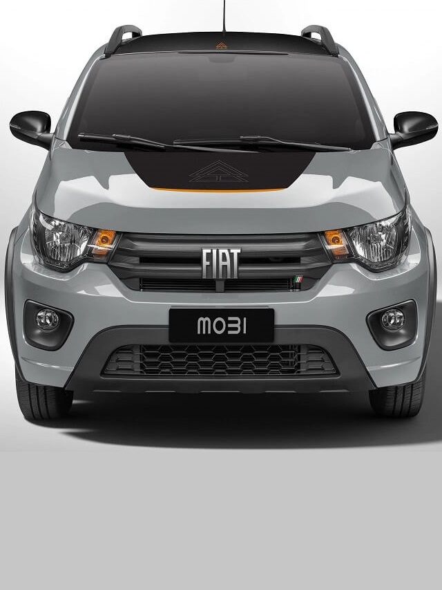 Capa frente do Fiat Mobi 2023 cinza, e uma faixa preta em um fundo branco