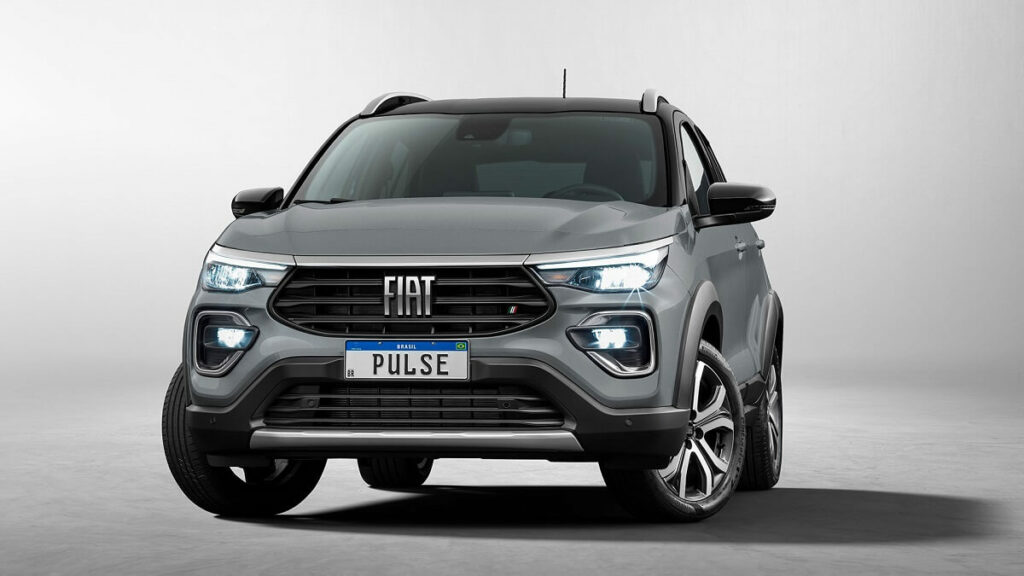 Dianteira do novo Fiat Pulse 2023 na cor cinza, redução de preços