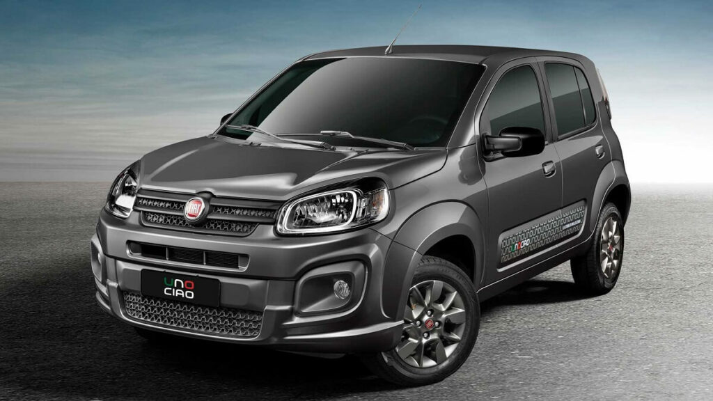 Frente do novo Uno 2023 Ciao na cor cinza