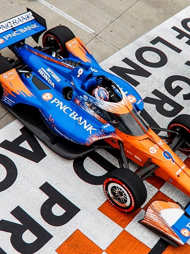 Visão de cima de carro de corrida da Fórmula Indy