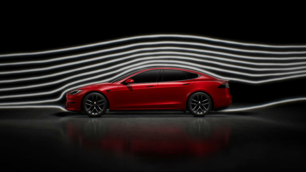 Tesla Model S 2022 na cor vermelha, em imagem feita no computador