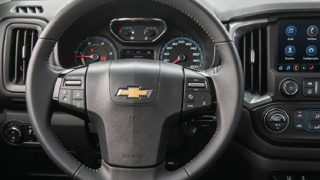 volante e painel OLED da nova Chevrolet s10 2023