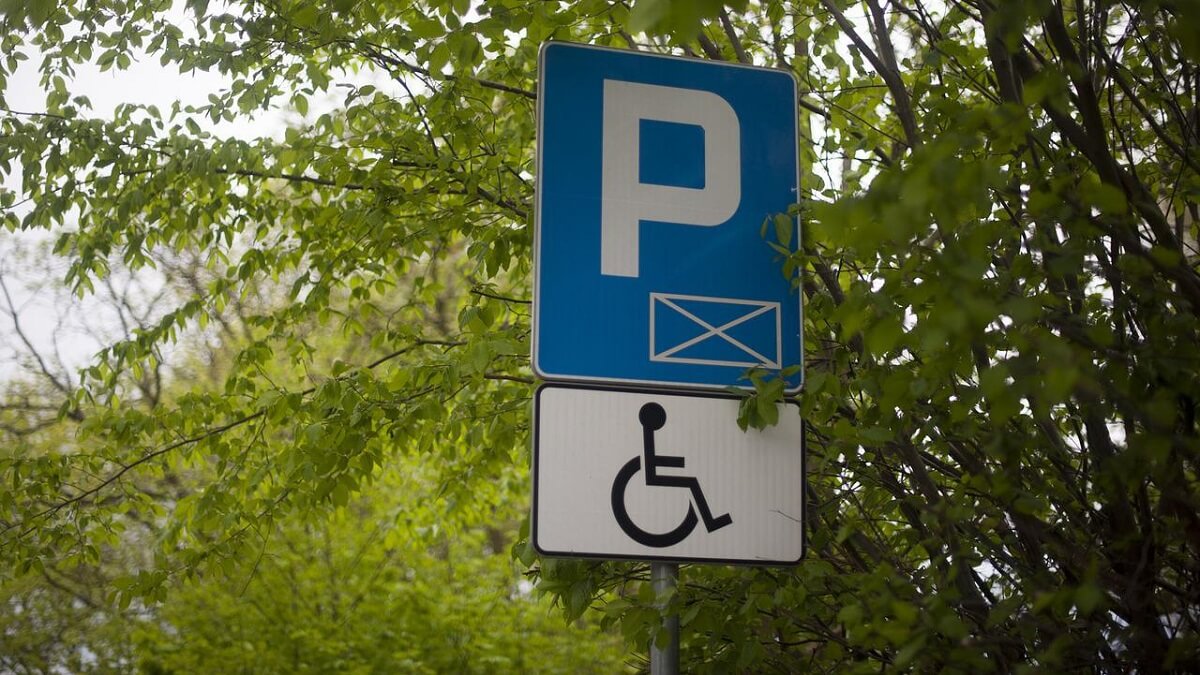 Foto que exemplifica local para estacionamento PcD