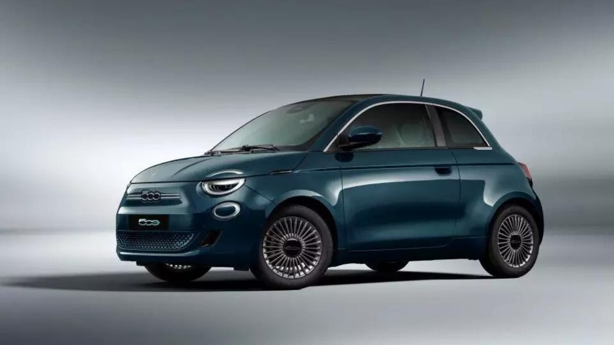 Exterior do Fiat 500e 2023 verde