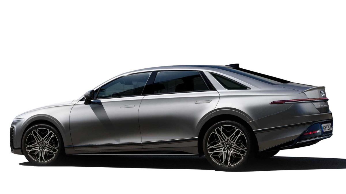 Lateral do Azera 2023
