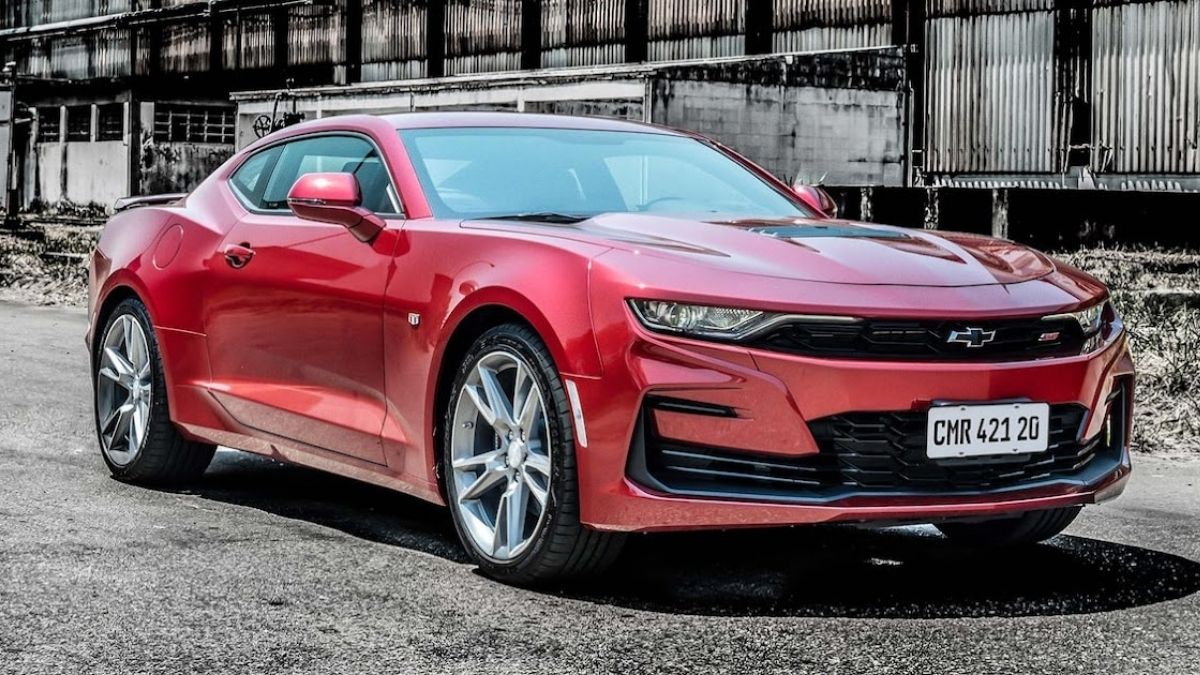 Frente do Camaro 2023