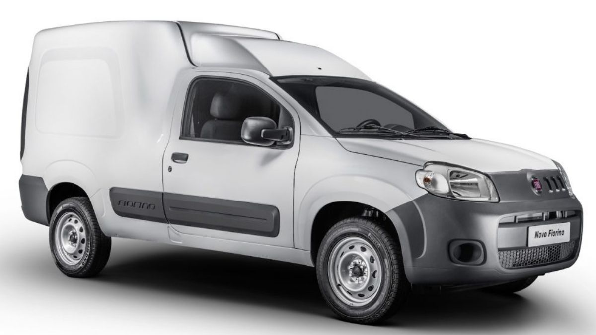 Exterior da Fiat Fiorino 2023 branca