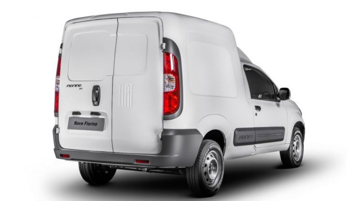 Traseira da Fiorino 2023