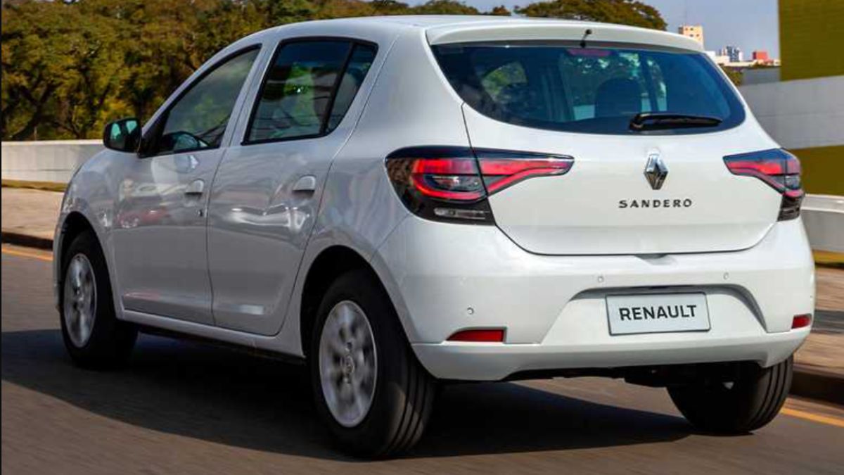 Traseira do Sandero 2023 branco