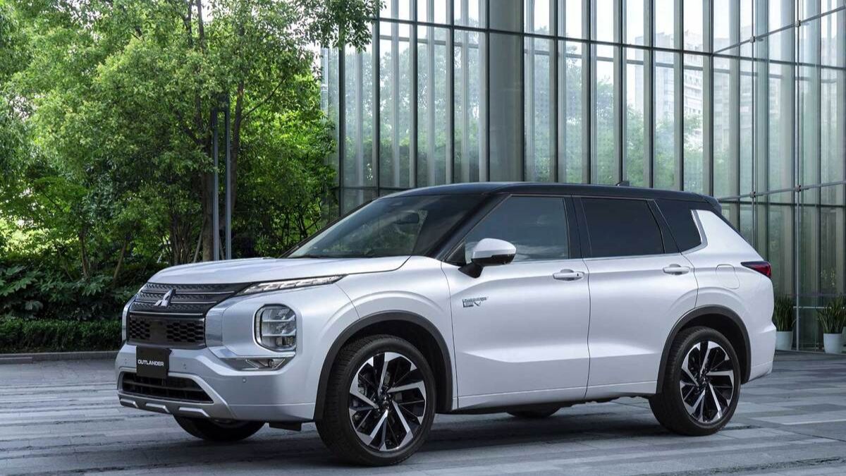 Lateral do Mitsubishi Outlander 2023
