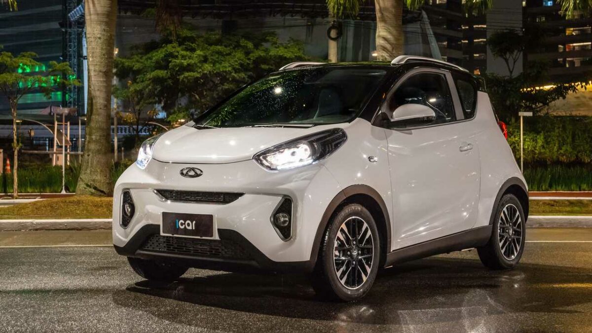 Foto de um Caoa Chery iCar 2023 elétricos que está em pré-venda