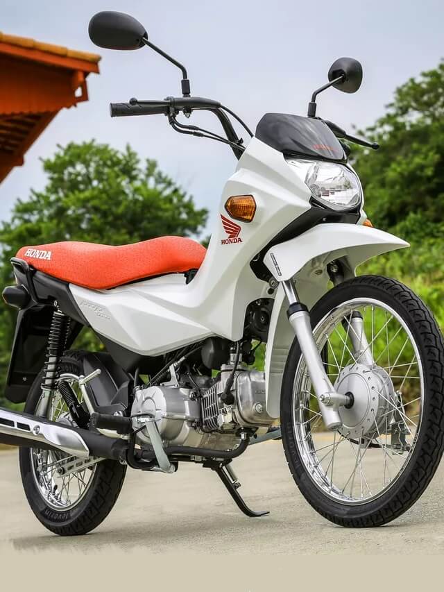 Foto frontal de uma Honda Pop 110i 2023 branca