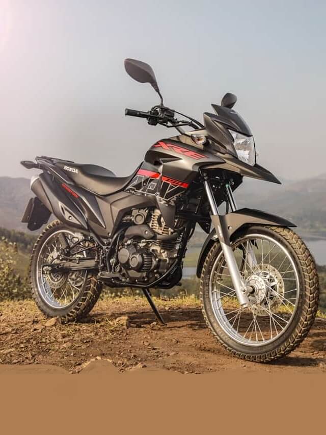 Foto frontal de uma Honda XRE 190 2023