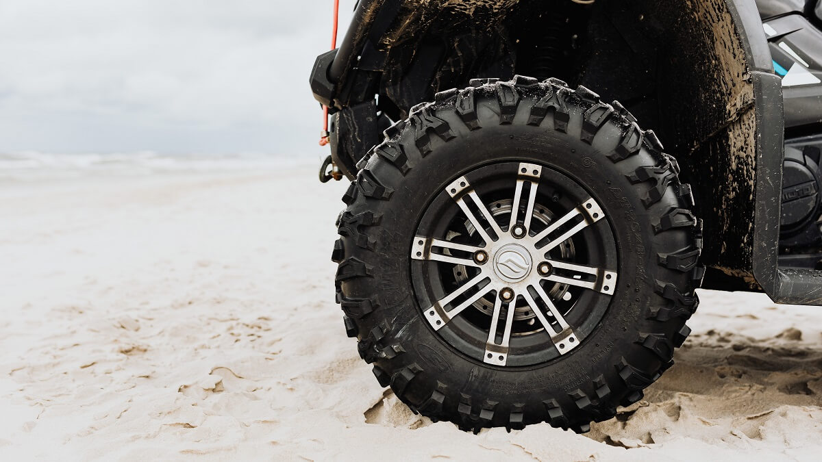 Pneu off-road na areia