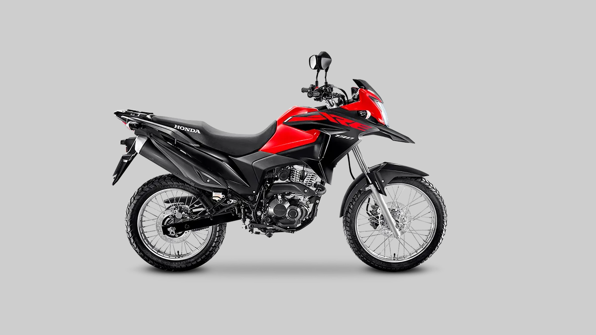 Foto lateral de uma XRE 190 2023 vermelha