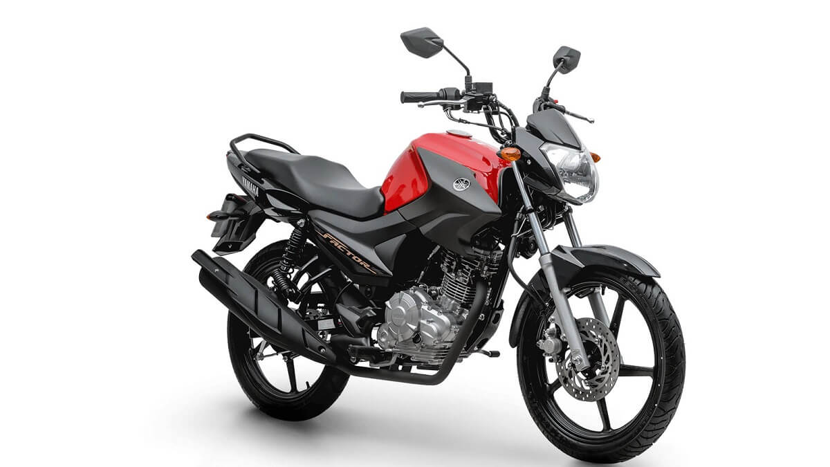 Foto frontal de uma 125i Factor 2023 vermelha