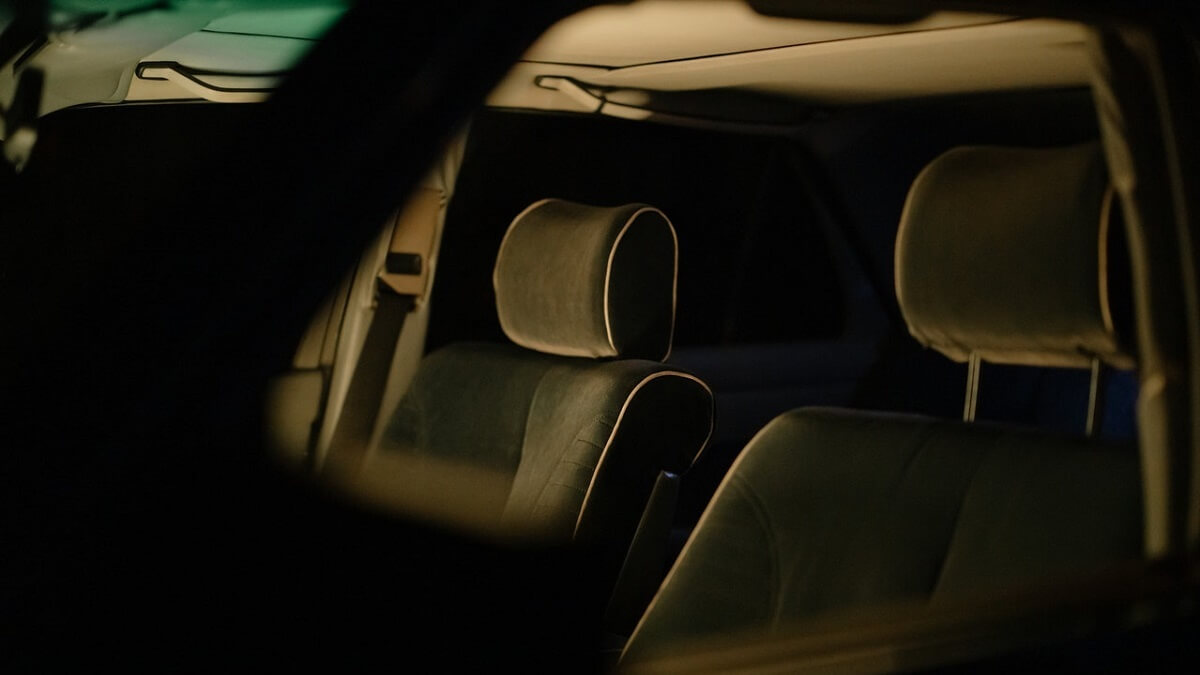 Encosto de cabeça dos bancos da frente com diferentes regulagens