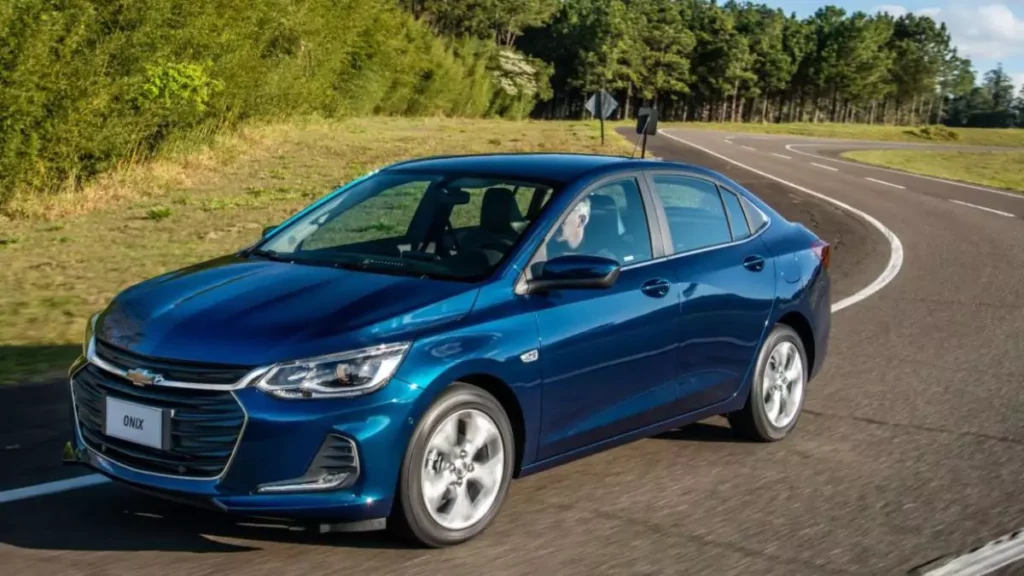 Chevrolet Onix Plus 2023 Carros com O