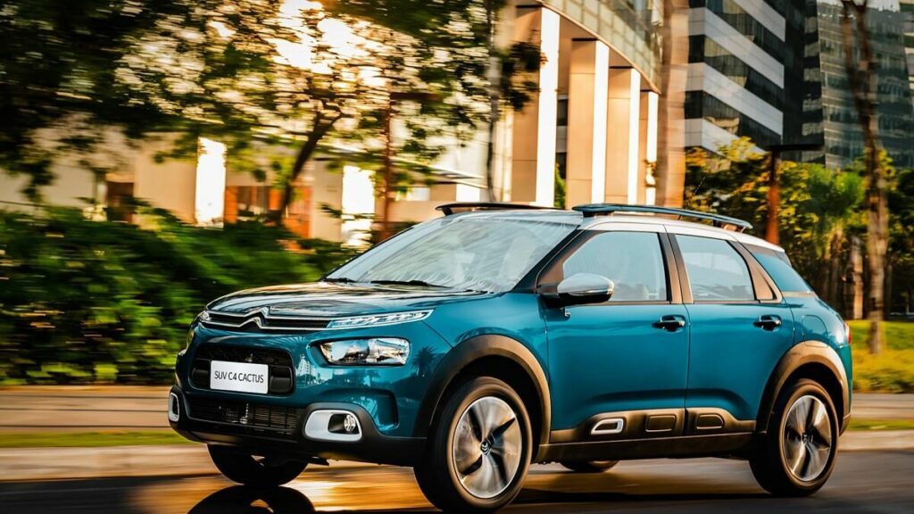 Foto lateral de um C4 Cactus Shine Azul 2023
