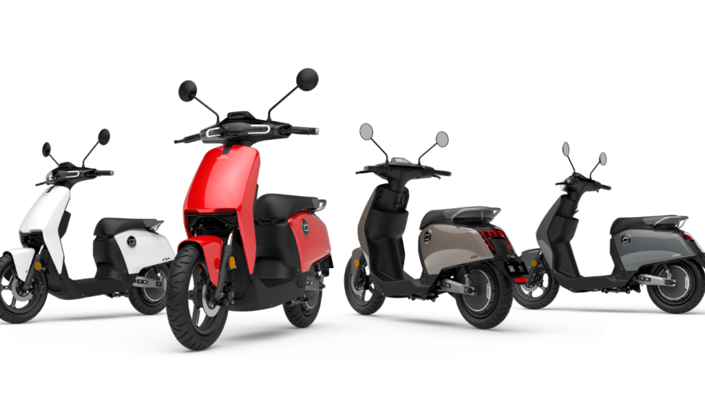 Imagem mostrando as cores disponíveis da moto: Branco, Vermelho, Cinza-Carvão e Ouro escuro.