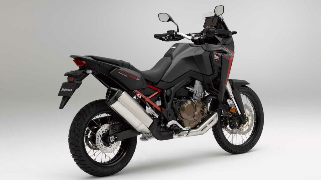 Foto lateral de uma CRF 1100L 2023 preta