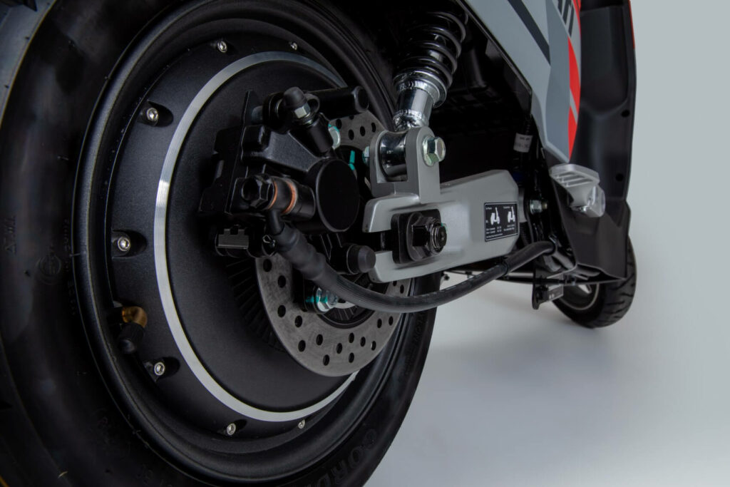 Motor que fica na roda traseira da moto CUX.