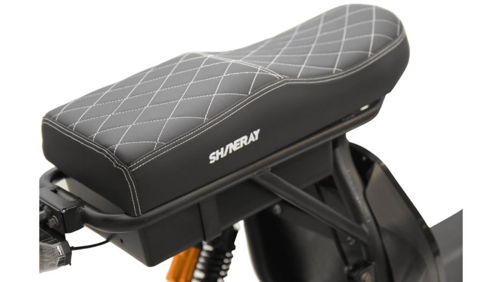 Banco preto da Shineray PT03 2023