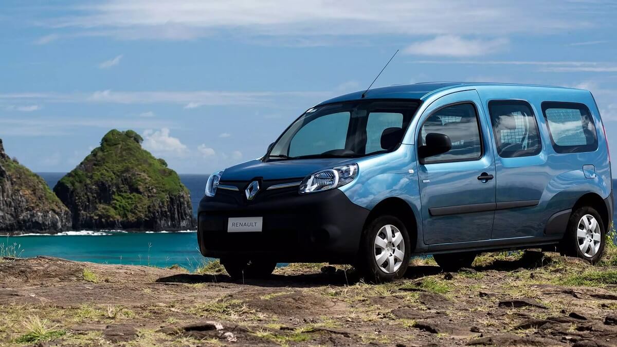 Foto de um Renault Kangoo 2023 carros com K