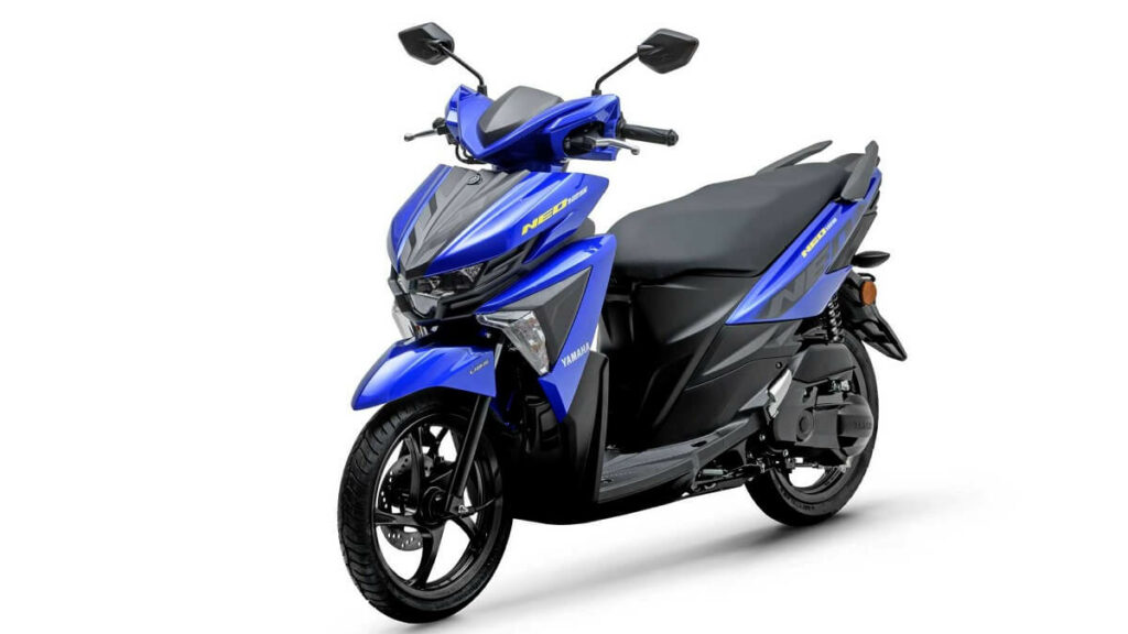 Foto frontal de uma Neo 125 2023 na cor azul com detalhes pretos