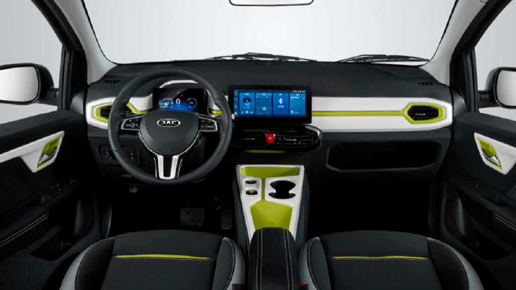 Interior do E-JS1 2023.