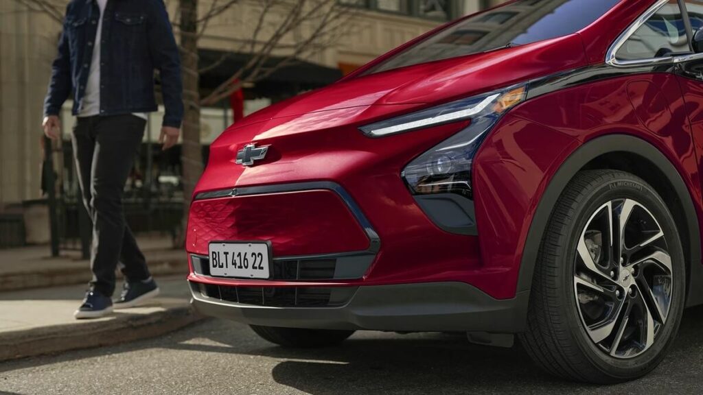 Bolt EV 2023 vermelho, parte da frente
