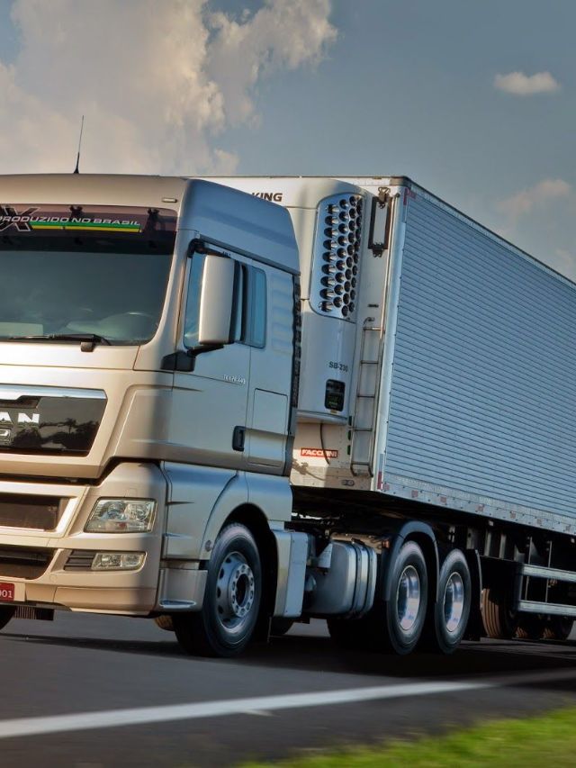 Caminhão na estrada