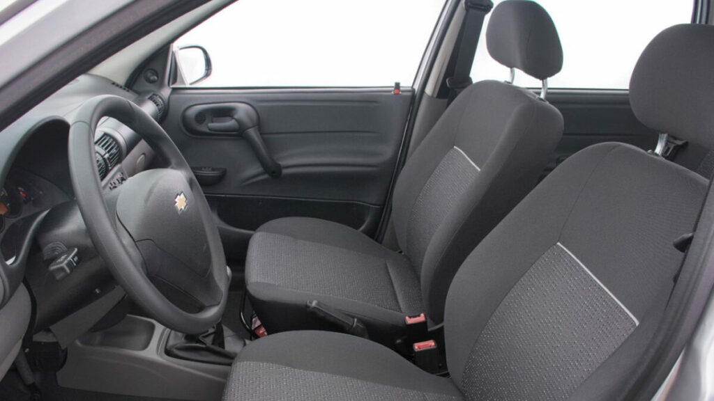 Foto lateral do interior do Classic em 2023