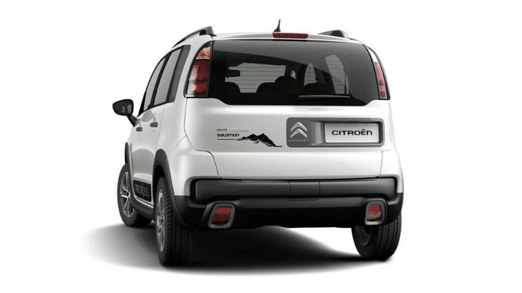Foto da traseira do Citroën Aircross em 2023