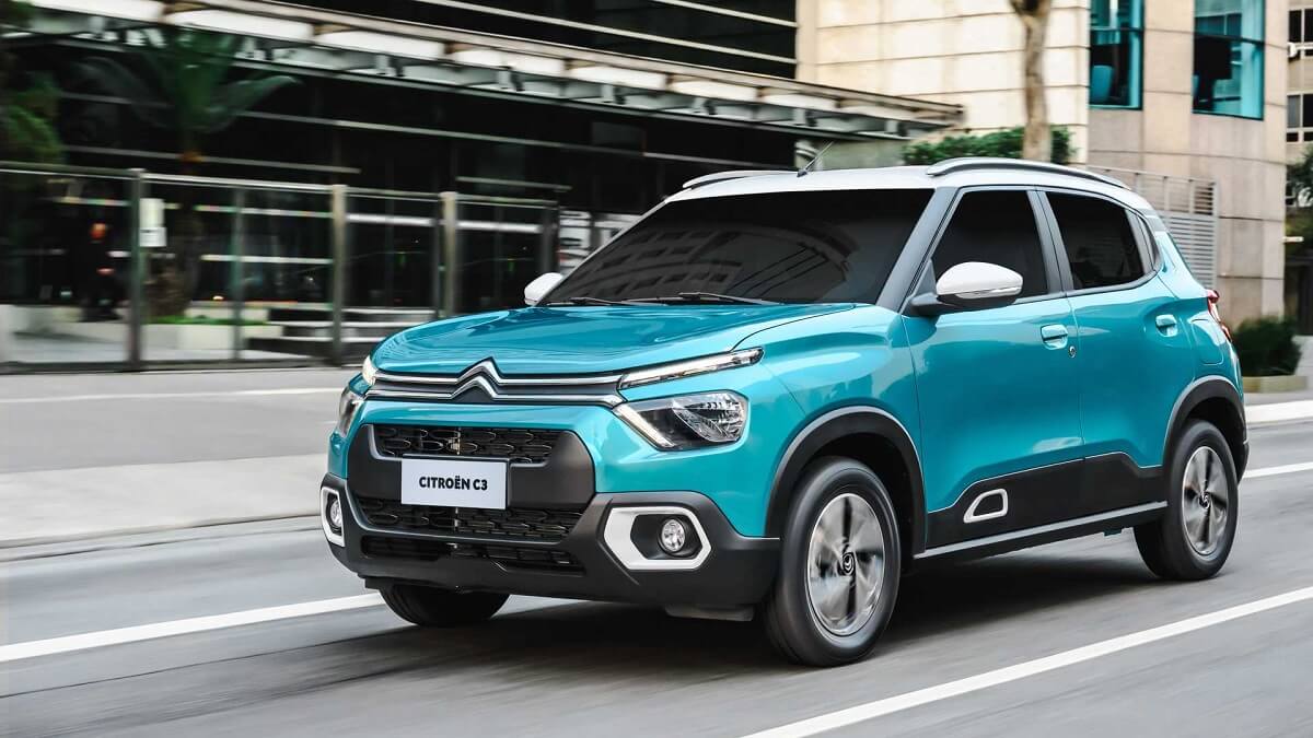 Foto frontal de um Citroën C3 2023