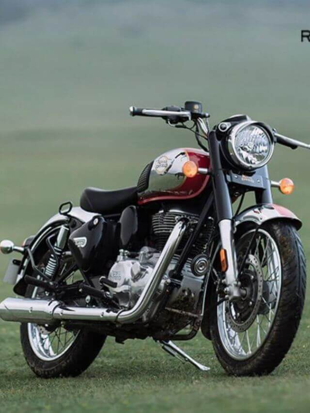 Classic 500 parada na cor vermelha.