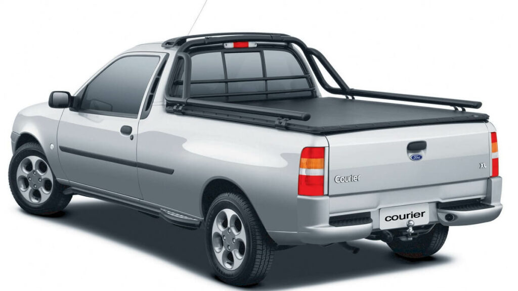 Foto da traseira da Ford Courier em 2023