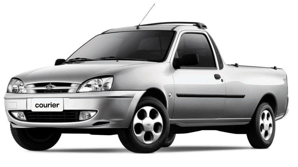 Foto lateral de uma Courier prata