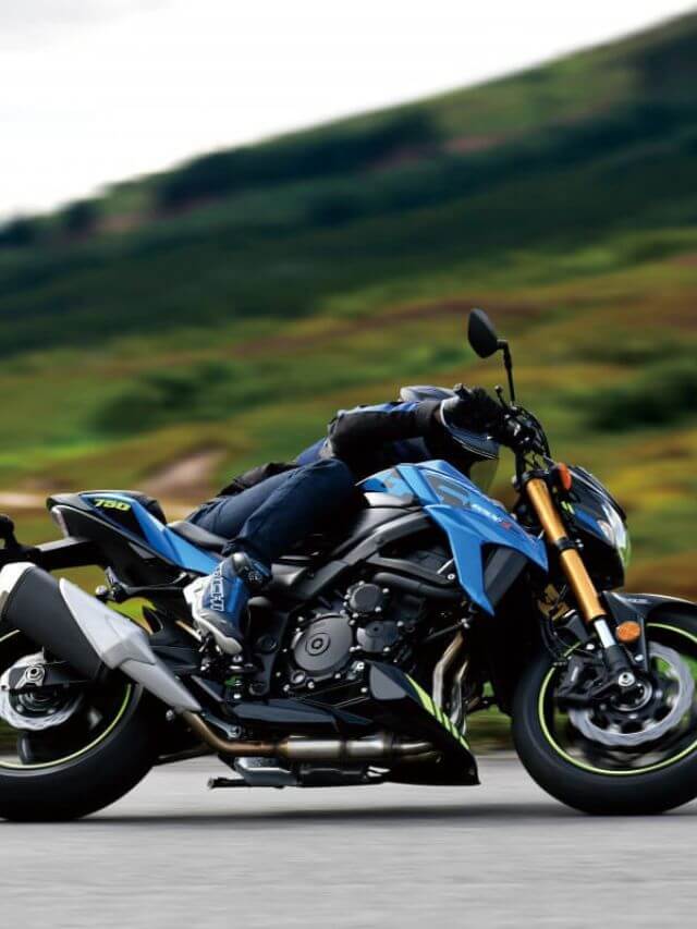 GSX-S750 azul, em uma curva.